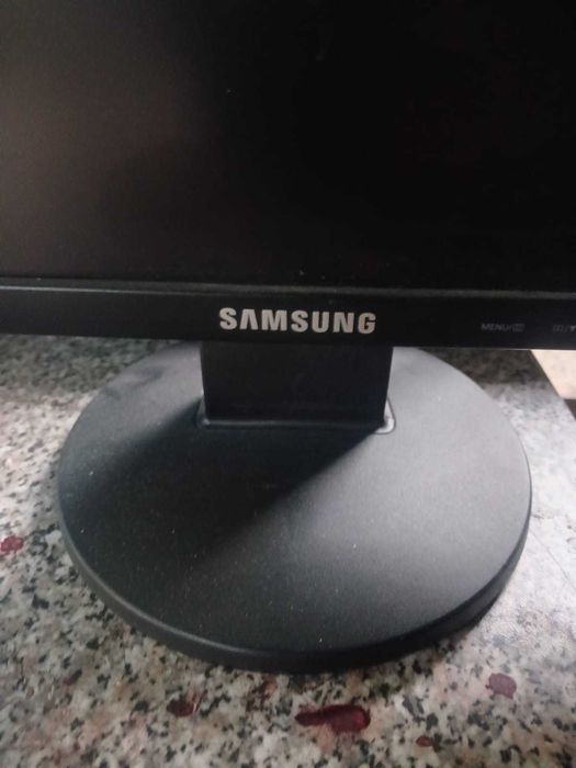 продам монитор продам