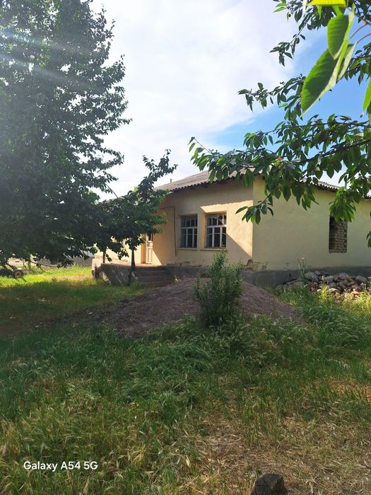 Тезлик билан 6 хонали 15 сотик участка сотилади