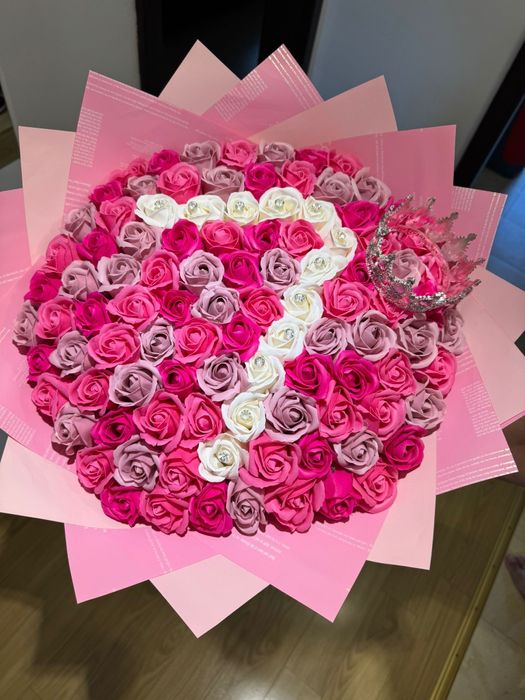 Aranjament din trandafiri de săpun