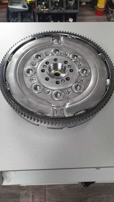 Маховик двухмассовый ГАЗ двигатель CHRYSLER 2.4