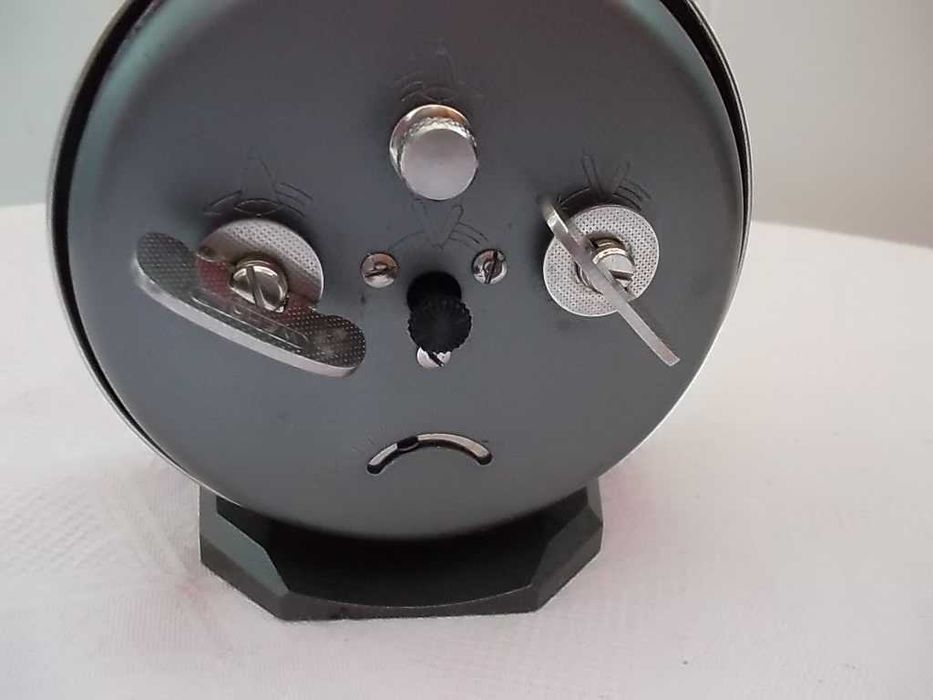 Ceas vechi,mecanism mecanic cu alarma