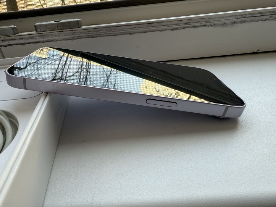 Vând iPhone 14 – Mov – 128 GB