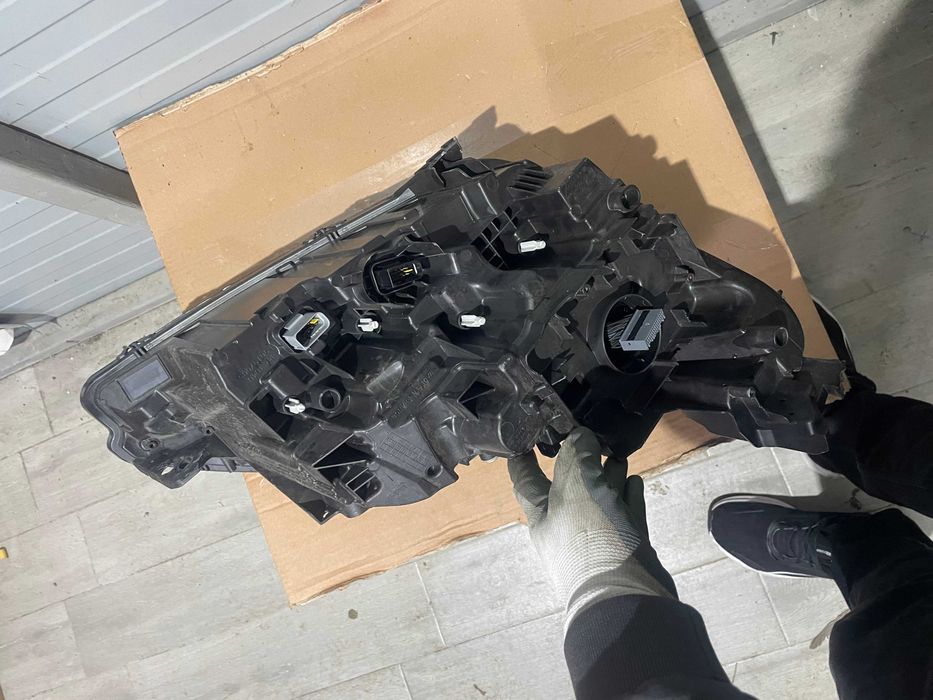 Far stanga led Peugeot 3008 / 5008 An 2020 - 2024  cod 9836230680