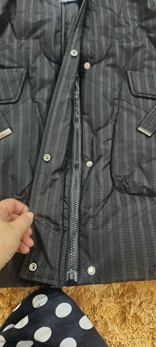 Продаю куртку женскую