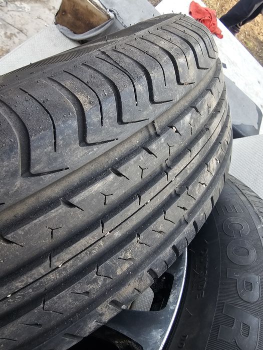 Летниее шины 205/65/15