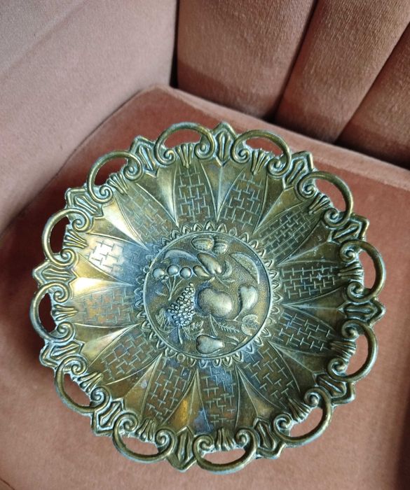 месингова фруктиера