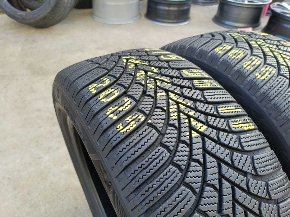 Doua anvelope iarna 215 55 17 bridgestone blizzak 6 cu 7,5 mm dot 2025