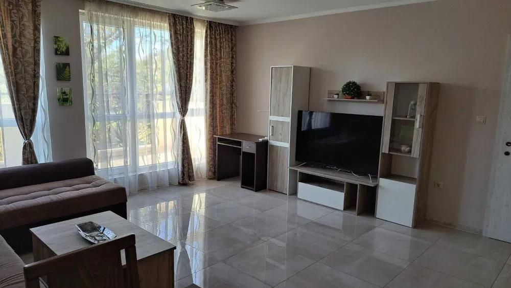 Дава се под наем Двустаен апартамент в Пловдив, Младежки Хълм - 76 кв.м за 470 € - Снимка #3