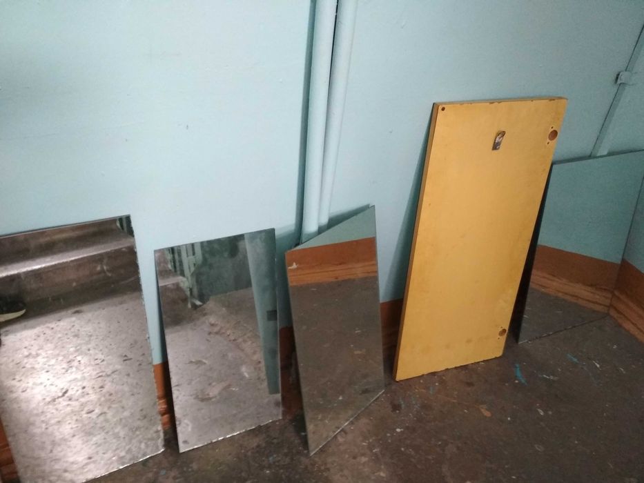 зеркала , разные, в хорошем состоянии!