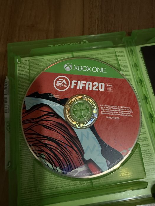 Xbox One S + jocuri CD