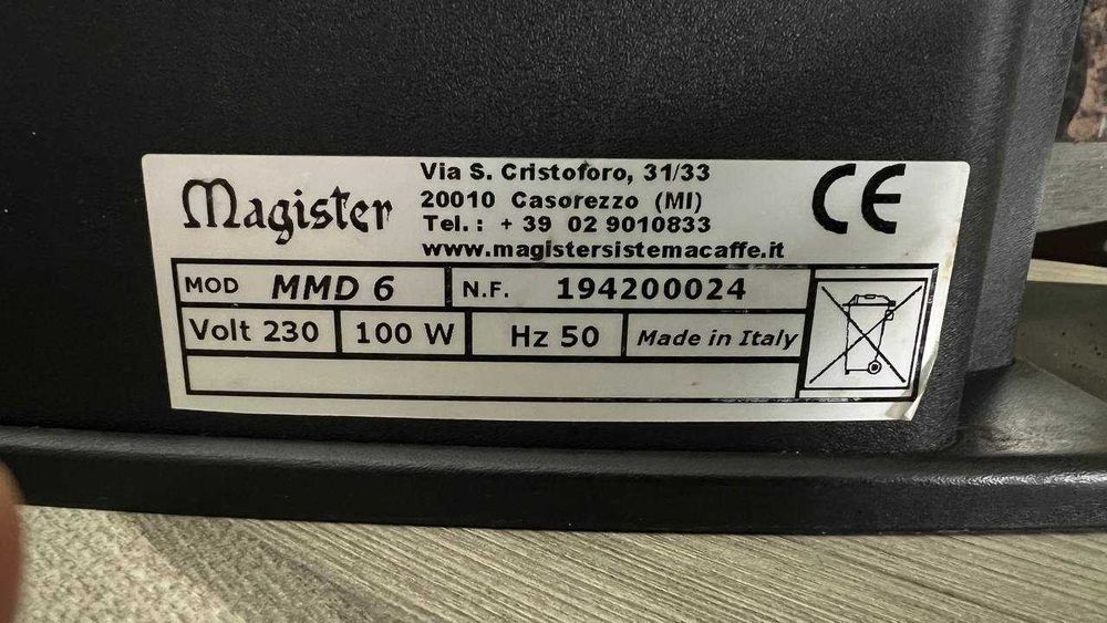 Срочно Кофемолка профессиональная Magister MMD6