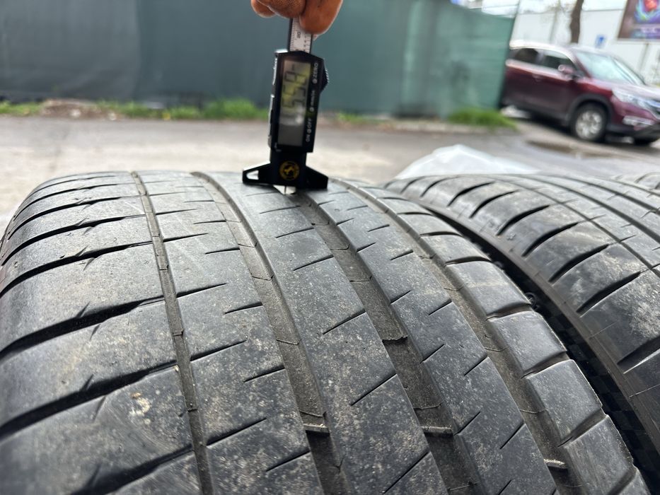 Продавам гуми Michelin Pilot Sport 4s  285/35/21-255/40/21