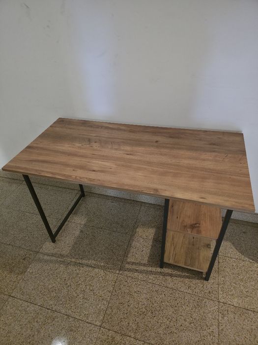 Офис маса с цвят дъб от MDF/МДФ