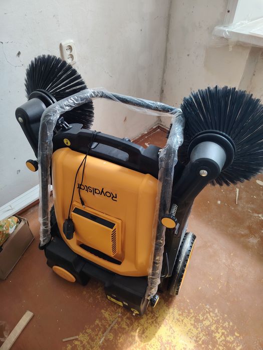 Ручная подметальная машина