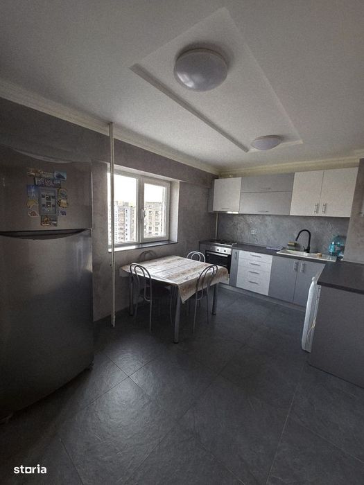 Apartament 4 camere  zona  Calea Calarasilor