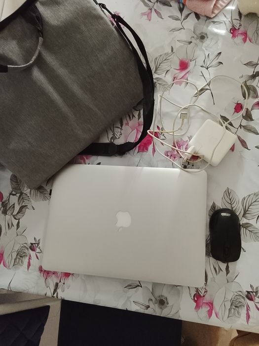 Продается макбук