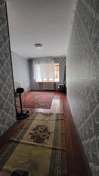 Сдаётся 1-3-5 в общежитии, сан узел внутри,кухня общая