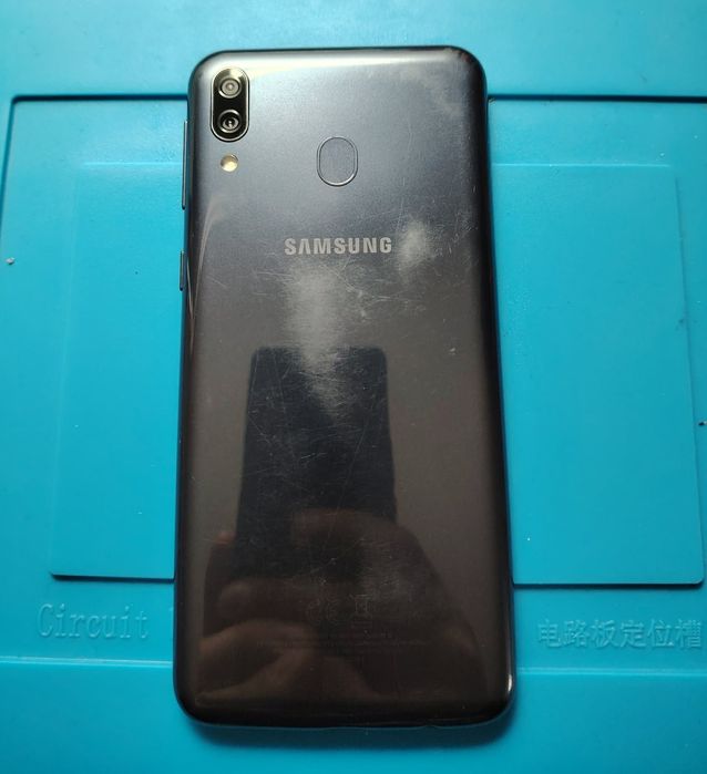 Samsung M20  320 de lei