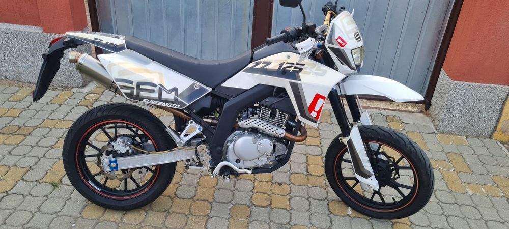 Vand motocicleta SACHCS an 2014,supermoto 125 cmc