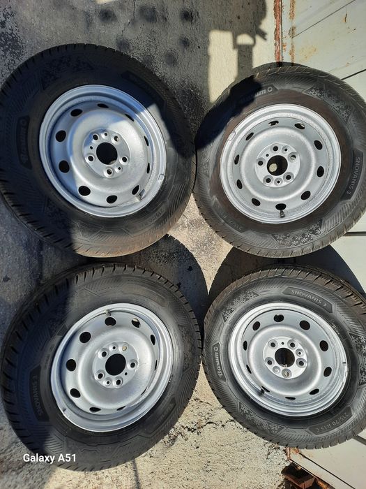 Бусови гуми с джанти 5×118, 215/70 R15C