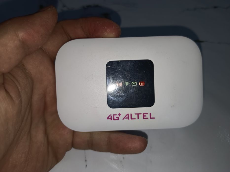 Altel 4G WiFi роутер MiFi L02Hi