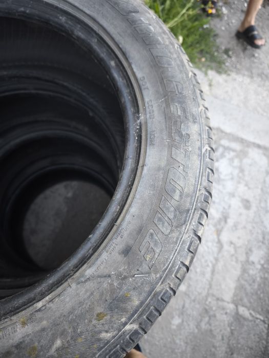 Продам летние шины 235/55/17 Bridgestone