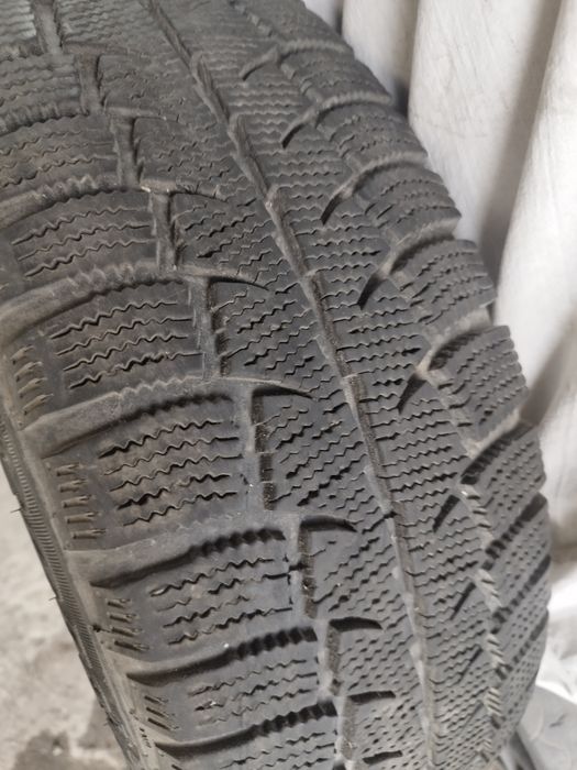 Резина всесизонка. 185/65R14