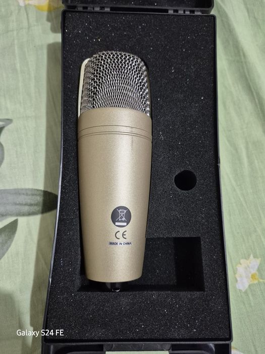 Vând  microfon Behringer