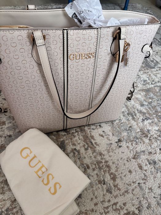 Дамска Чанта Guess