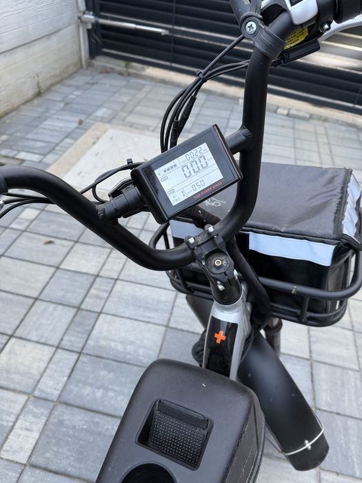 Bicicleta electrica RadRunner Plus Moara Vlasiei • OLX.ro