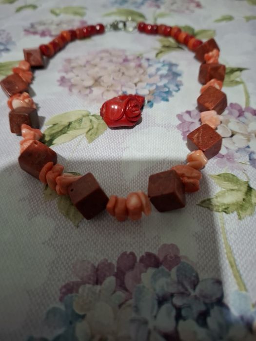 Set colier coral 48 cm și inel reglabil coral