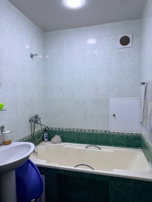 Yunusobod Bodomzor 3 xonali uy srochna sotiladi