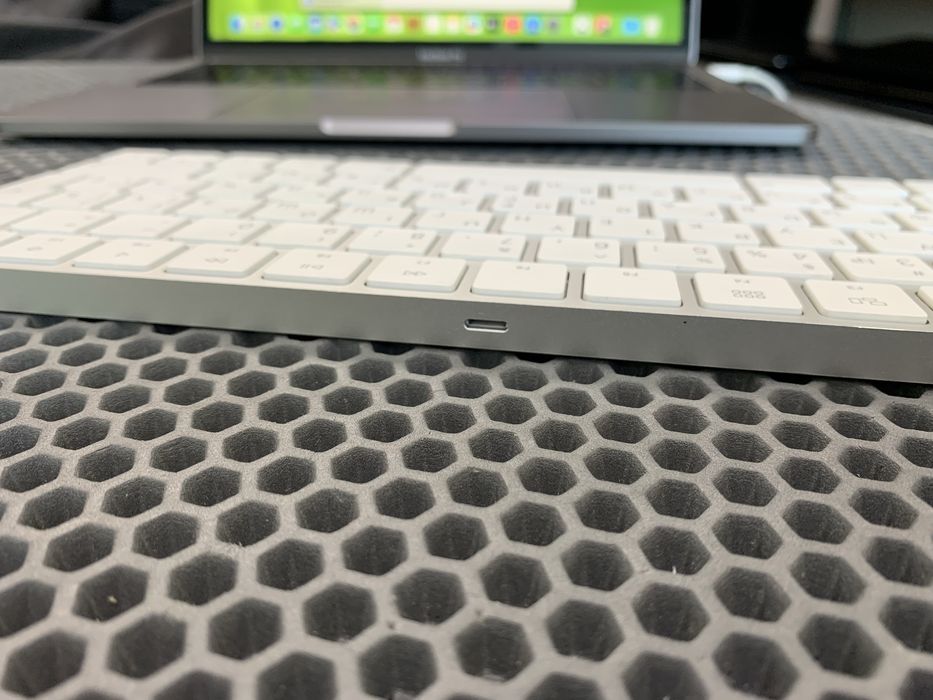 Клавиатура и мышь Apple Magic Keyboard и Magic mouse 2.