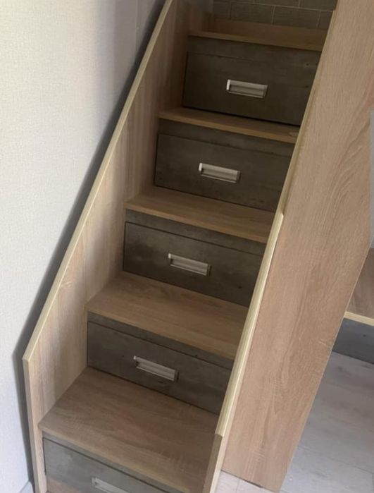 Продам двухэтажную кровать