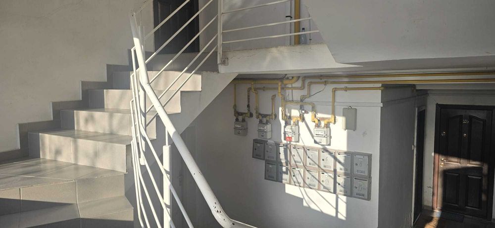 Dau în chirie apartament cu o cameră