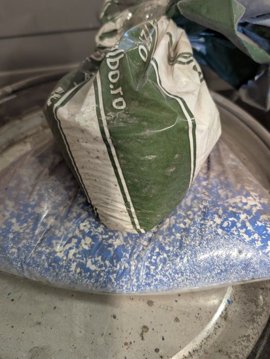 Vând vopsea epoxidică pentru hale 120m²+