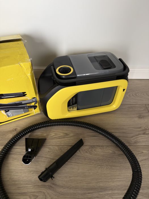 Aspirator fara fir cu spalare prin injectie-extractie Karcher SE 3-18