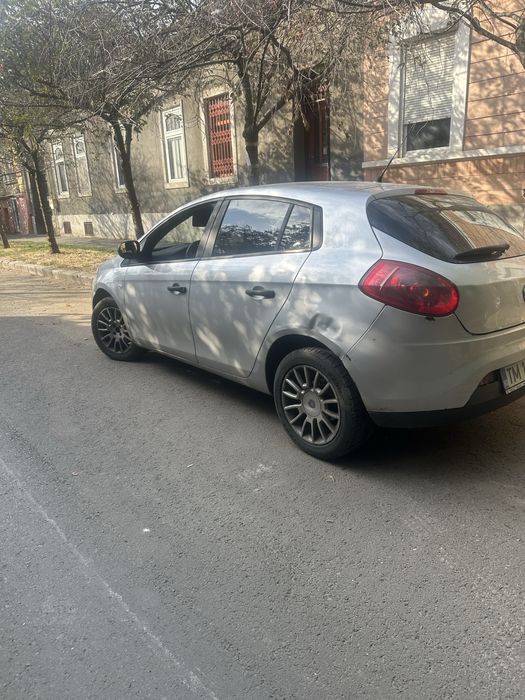 Vand Fiat Bravo 2011 sau schimb orga Korg