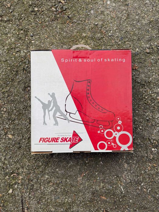 Vând patine negre mărimea 40