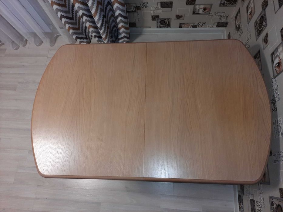 Продам кухонный  стол