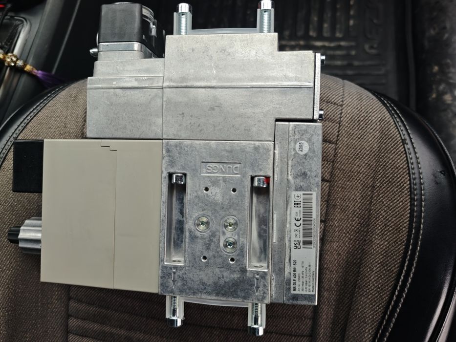 6ES7214-1AG40-0XB0 контроллеры SIMATIC S7-1200
Оригинальный Siemens 6E