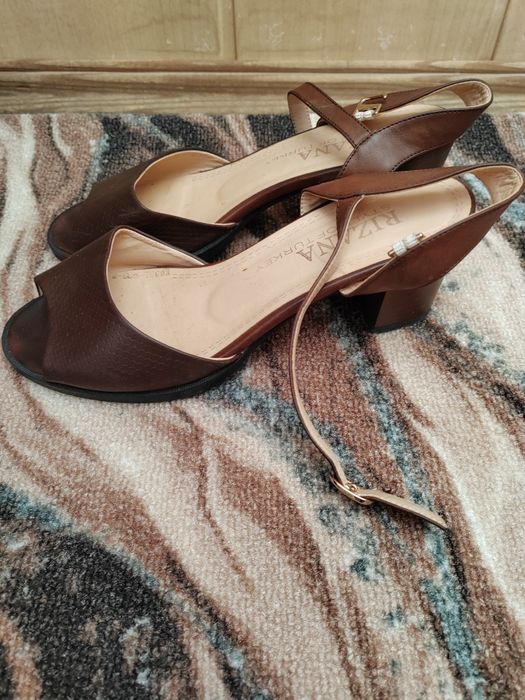 Продаются туфли женские