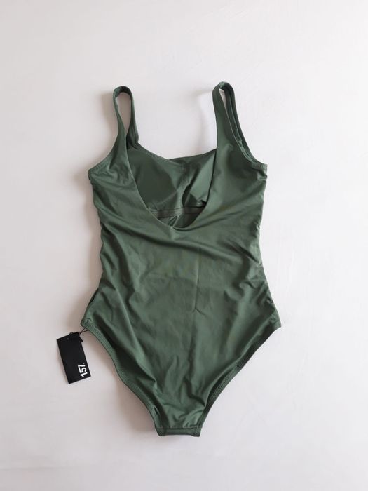 Costum de baie intreg