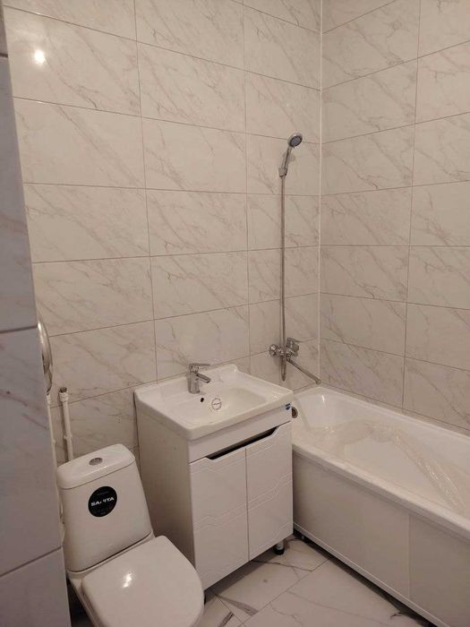 Продам в центре 3-шку 110м2