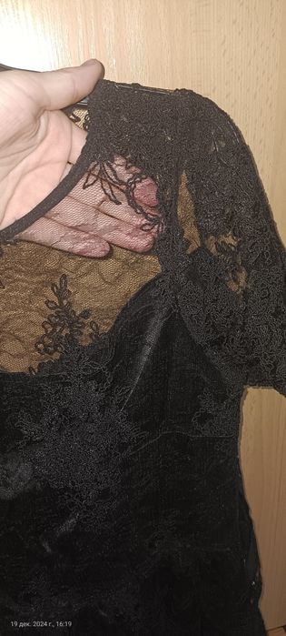 Платье нарядное 44 разм