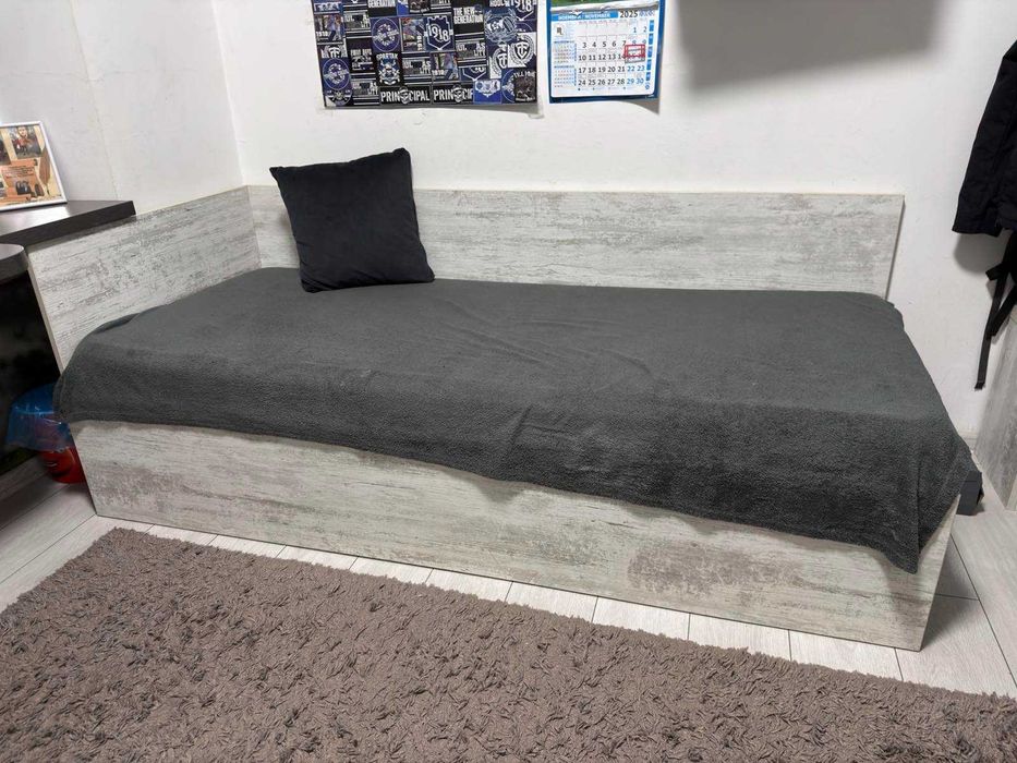 Легла 2бр./Шкаф 2бр./Бюро/Полица/Портманто