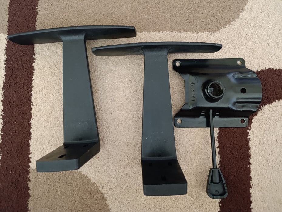 Продавам части за офис стол