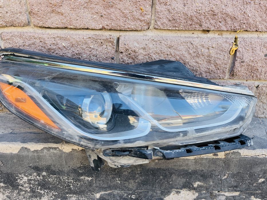 Продам фару Соната Америка Оригинал