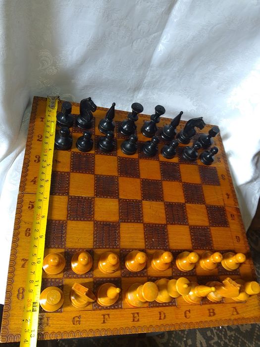 Стар дървен шах,Табла - Размери - 34 х 34см.