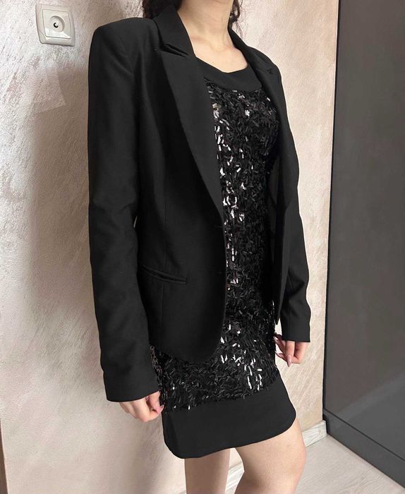 Рокля и сака в черно и бяло